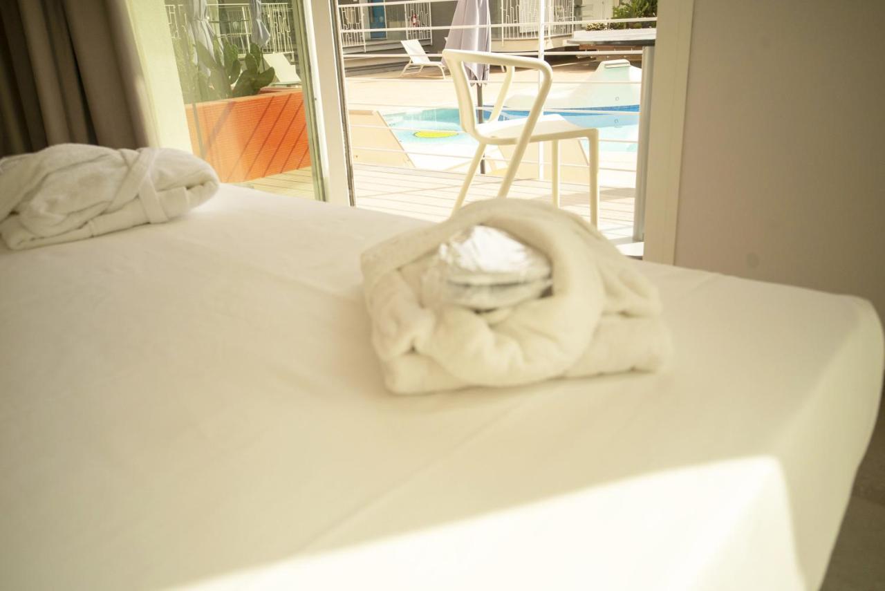 Hotel Malavoglia アーチ・カステッロ エクステリア 写真