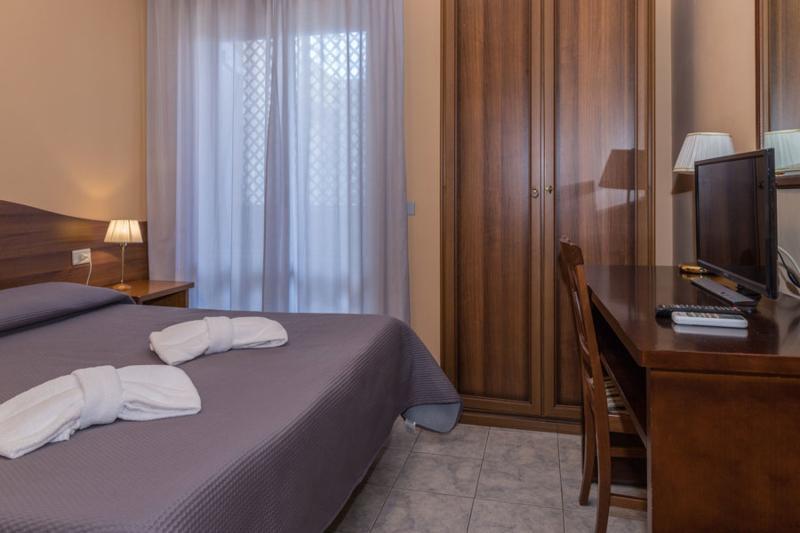 Hotel Malavoglia アーチ・カステッロ エクステリア 写真