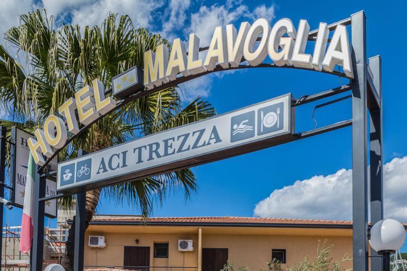 Hotel Malavoglia アーチ・カステッロ エクステリア 写真