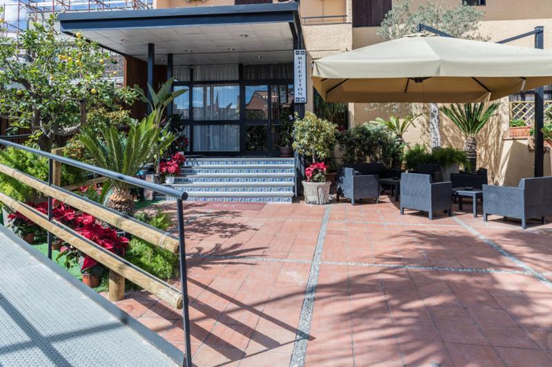 Hotel Malavoglia アーチ・カステッロ エクステリア 写真