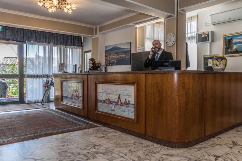 Hotel Malavoglia アーチ・カステッロ エクステリア 写真