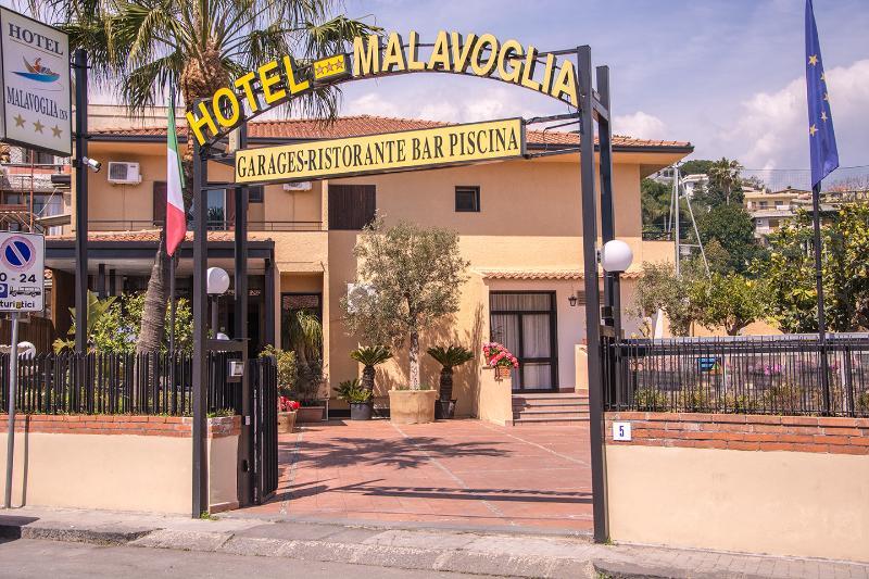 Hotel Malavoglia アーチ・カステッロ エクステリア 写真